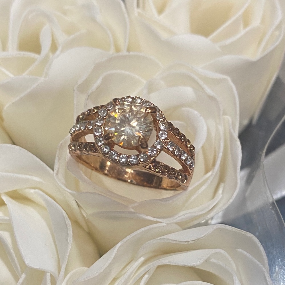 Size 8-1/2 Rose Gold Color Statement Ring